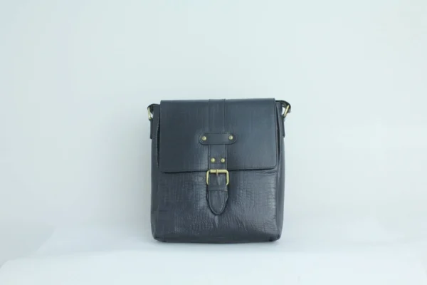Black Crocodile Texture Leather Crossbody Bag for Men 5 Black Crocodile Texture Leather Crossbody Bag for Men 5